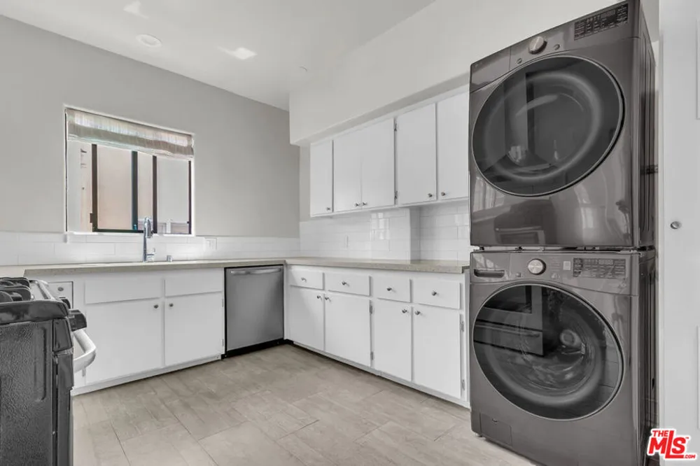 751 CROFT AVENUE #1/2 Los Angeles, CA 90069