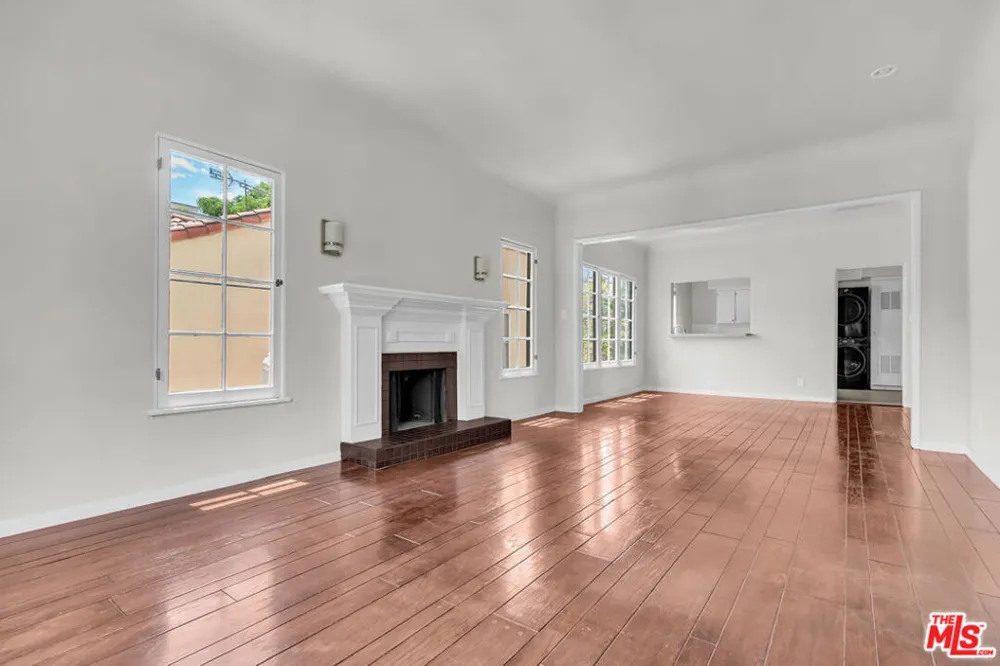751 CROFT AVENUE #1/2 Los Angeles, CA 90069