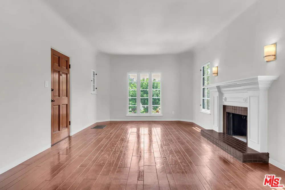 751 CROFT AVENUE #1/2 Los Angeles, CA 90069