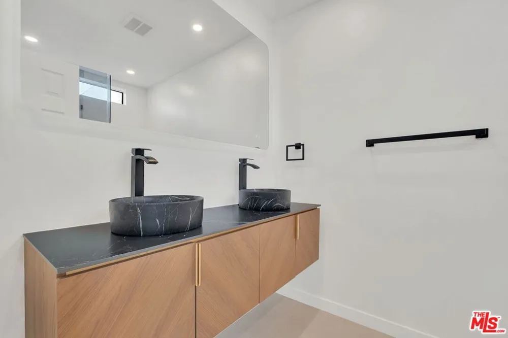 529 Market Street #8 Inglewood, CA 90302