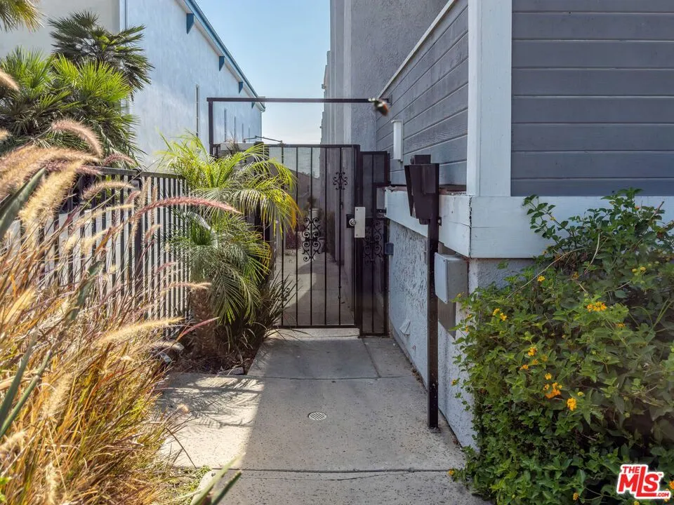 529 Market Street #8 Inglewood, CA 90302