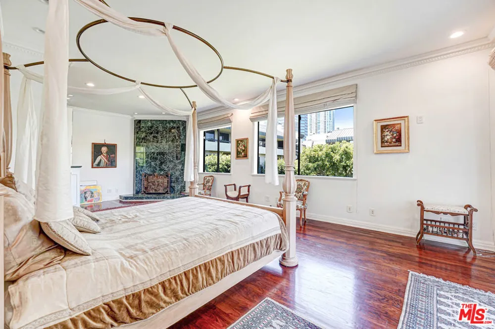 2285 Century #194 Los Angeles, CA 90067