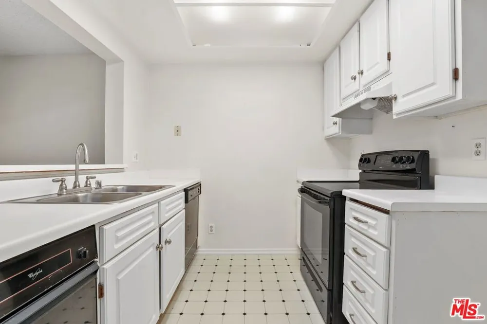 501 Palisades Drive #103 Los Angeles, CA 90272