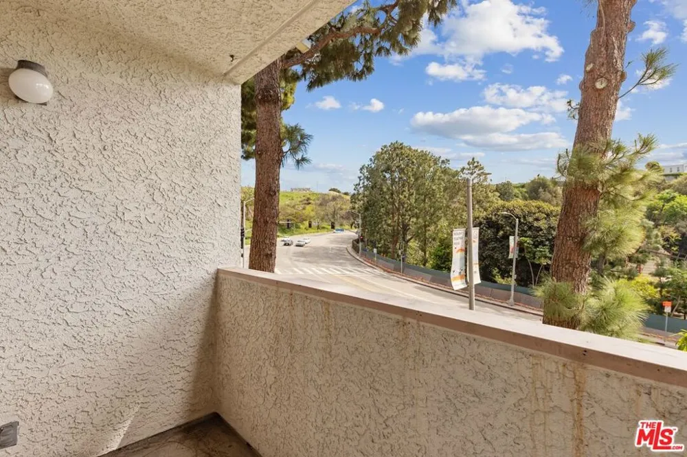 501 Palisades Drive #103 Los Angeles, CA 90272