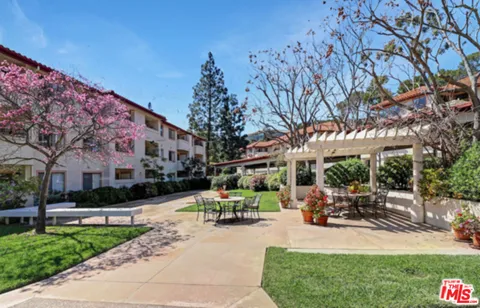 501 Palisades Drive #103