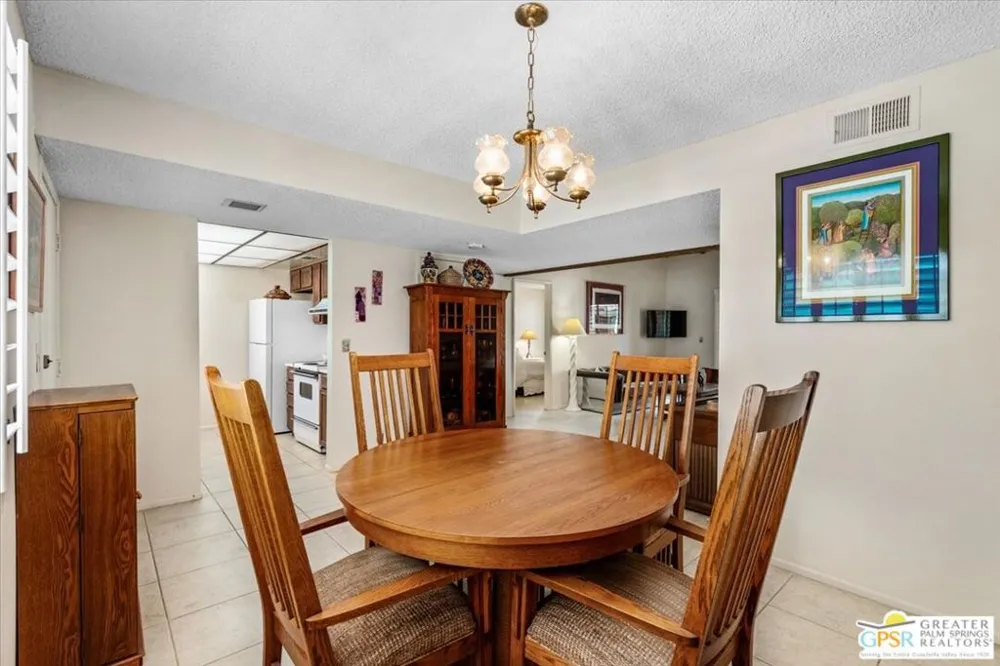 1050 E Ramon Road #15 Palm Springs, CA 92264