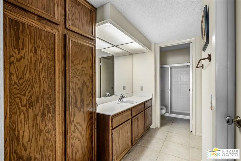 1050 E Ramon Road #15 Palm Springs, CA 92264