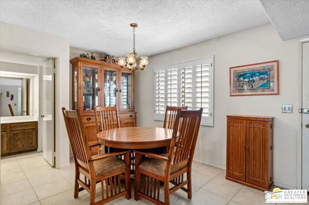 1050 E Ramon Road #15 Palm Springs, CA 92264