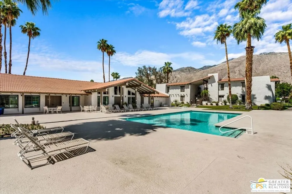 1050 E Ramon Road #15 Palm Springs, CA 92264