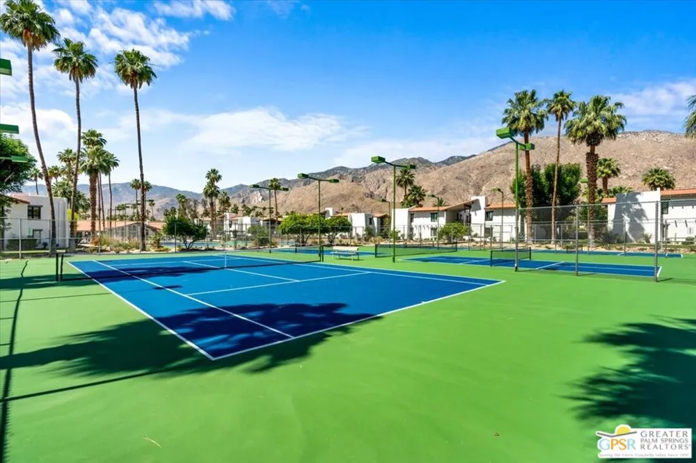 1050 E Ramon Road #15 Palm Springs, CA 92264