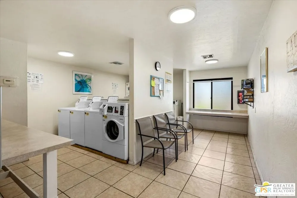 1050 E Ramon Road #15 Palm Springs, CA 92264