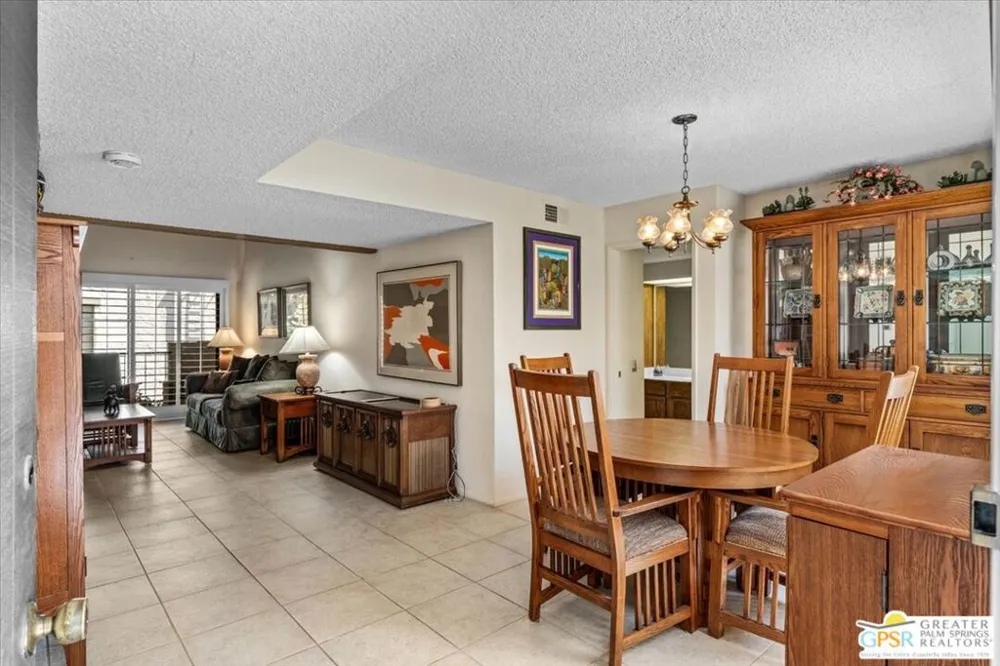 1050 E Ramon Road #15 Palm Springs, CA 92264