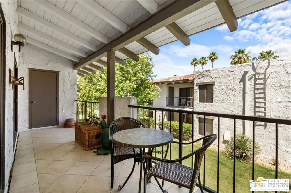 1050 E Ramon Road #15 Palm Springs, CA 92264