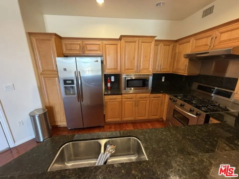 3750 Santa Rosalia Dr. #507 Los Angeles, CA 90008