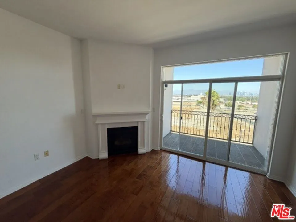 3750 Santa Rosalia Dr. #507 Los Angeles, CA 90008