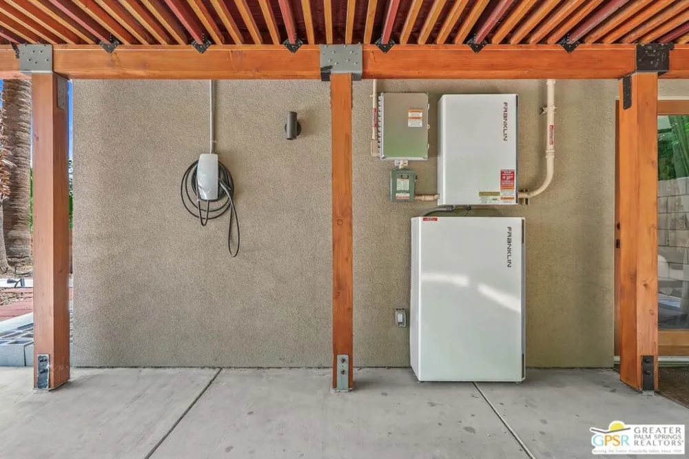 1653 E Sunny Dunes Road Palm Springs, CA 92264