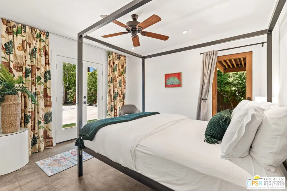 1653 E Sunny Dunes Road Palm Springs, CA 92264