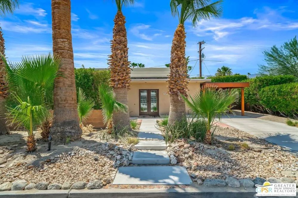 1653 E Sunny Dunes Road Palm Springs, CA 92264