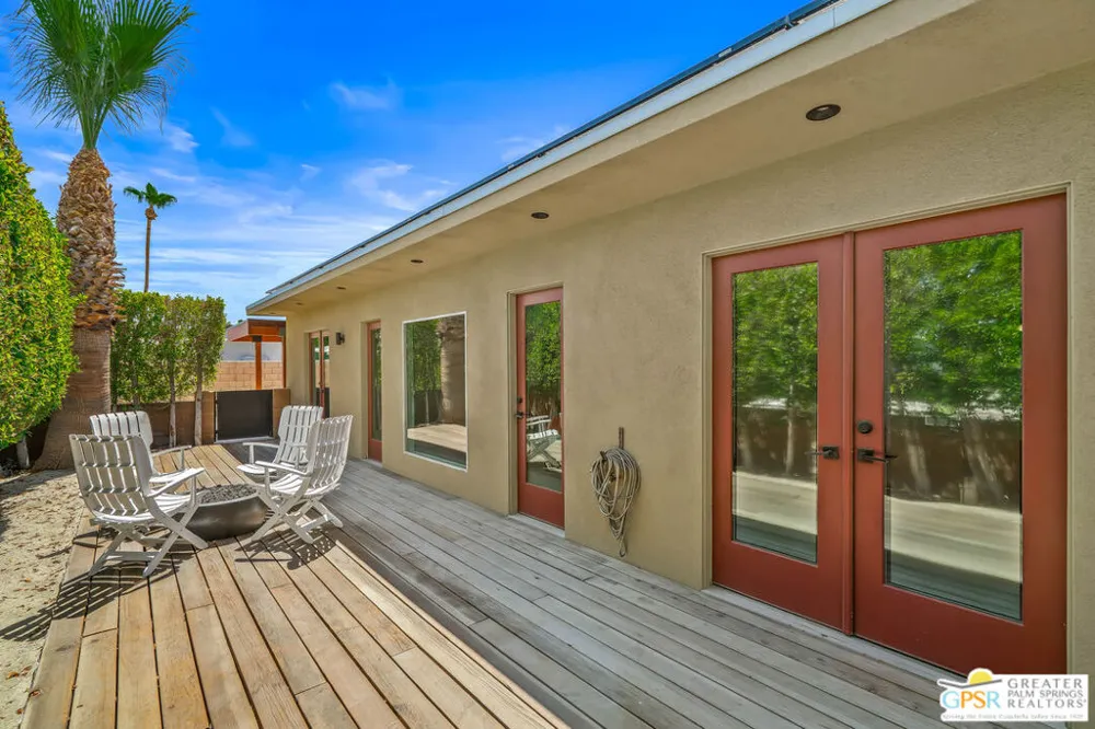 1653 E Sunny Dunes Road Palm Springs, CA 92264