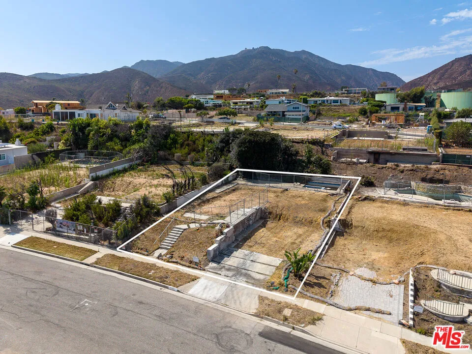 18341 Coastline Drive Malibu, CA 90265