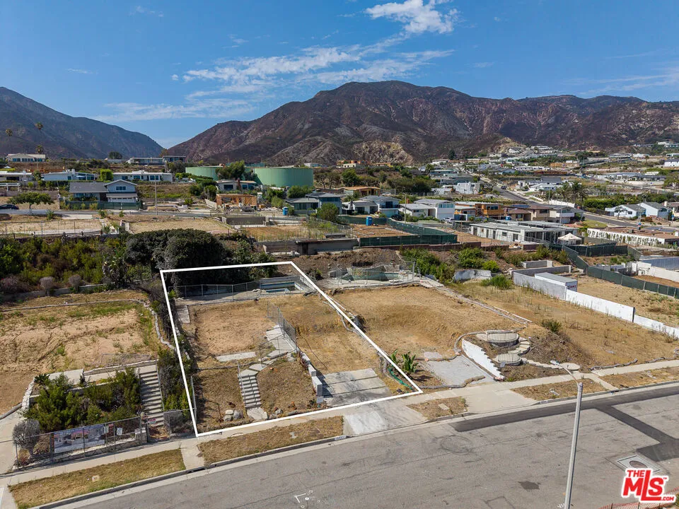 18341 Coastline Drive Malibu, CA 90265