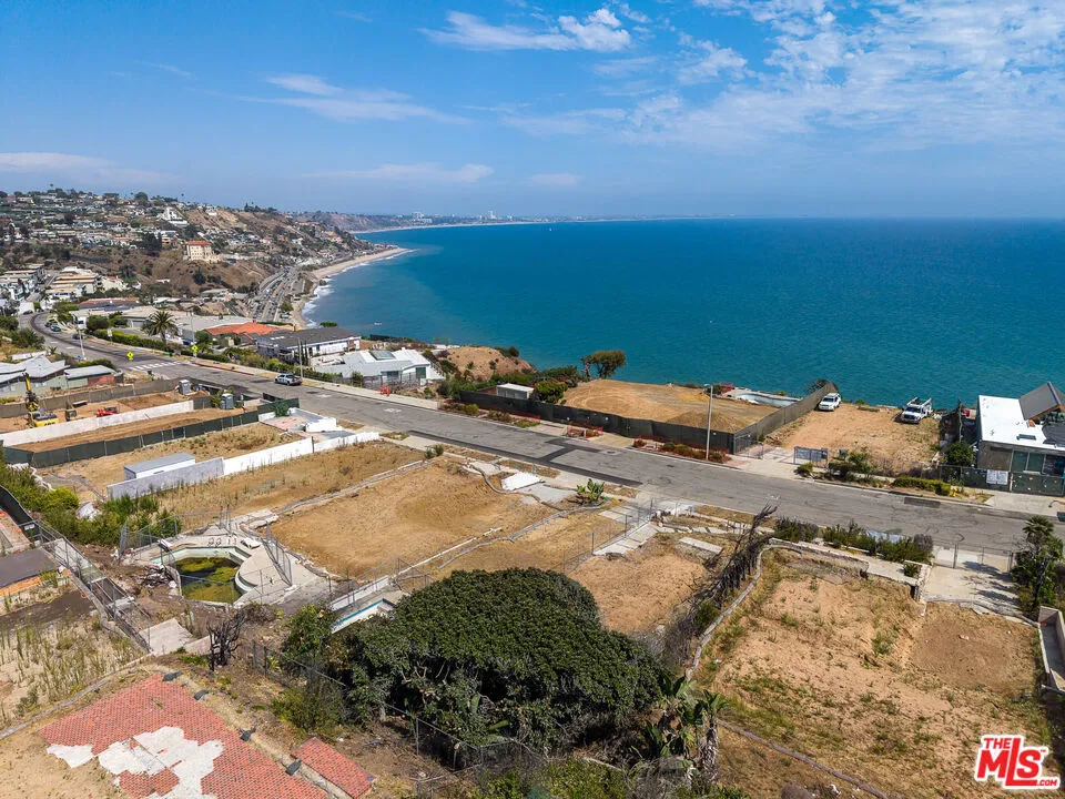 18341 Coastline Drive Malibu, CA 90265