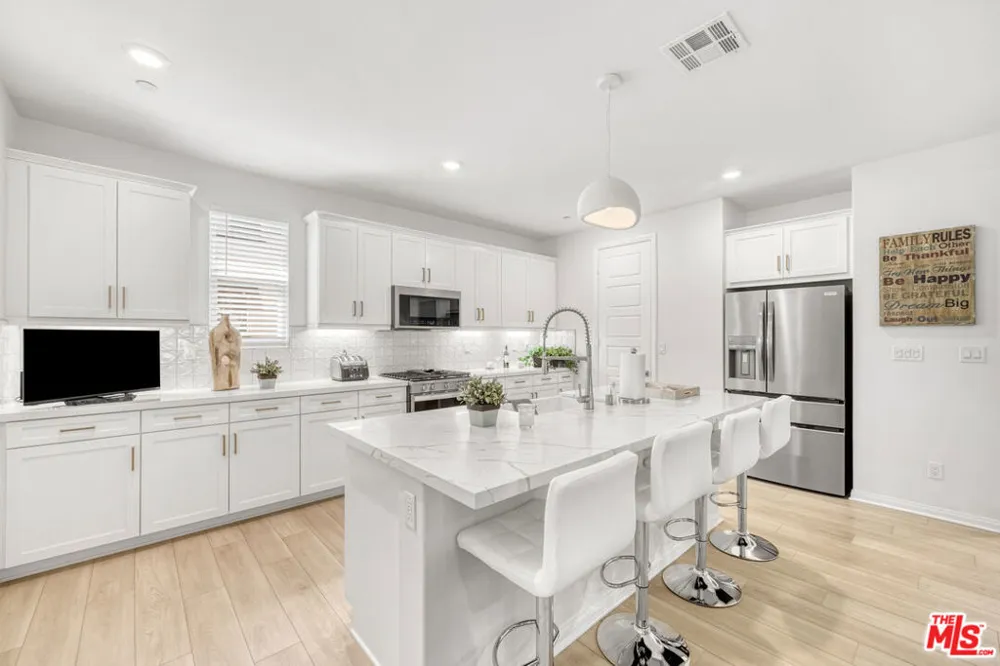 768 Daniel Freeman Circle Inglewood, CA 90301