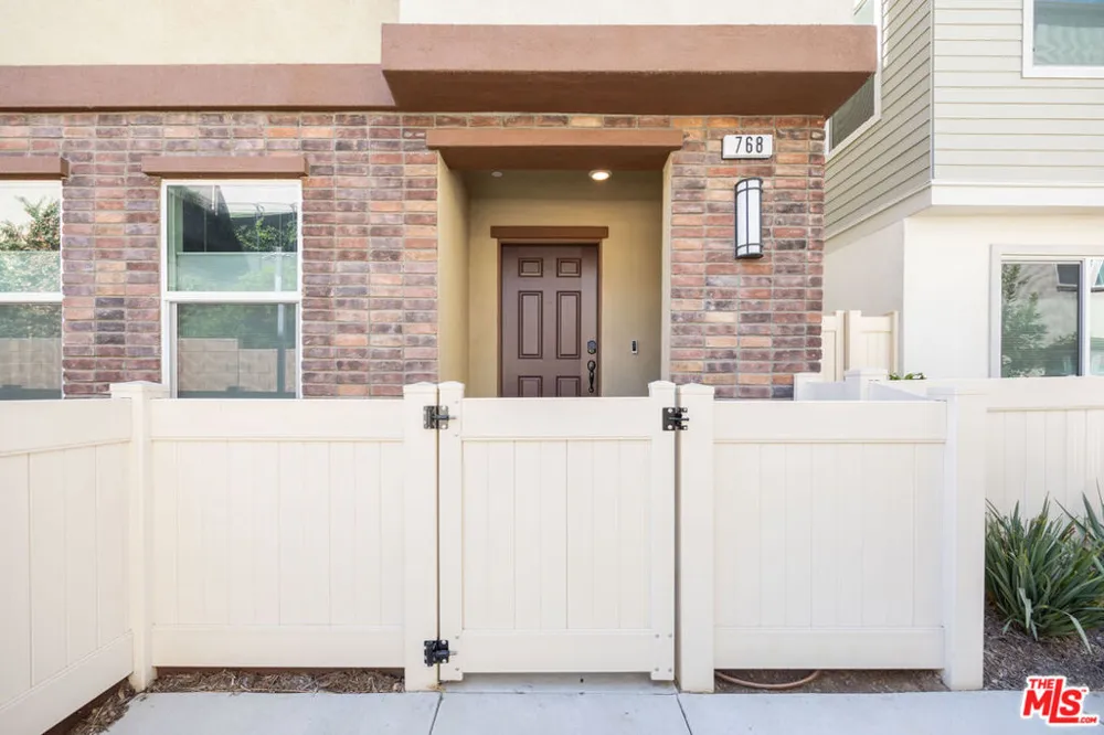 768 Daniel Freeman Circle Inglewood, CA 90301