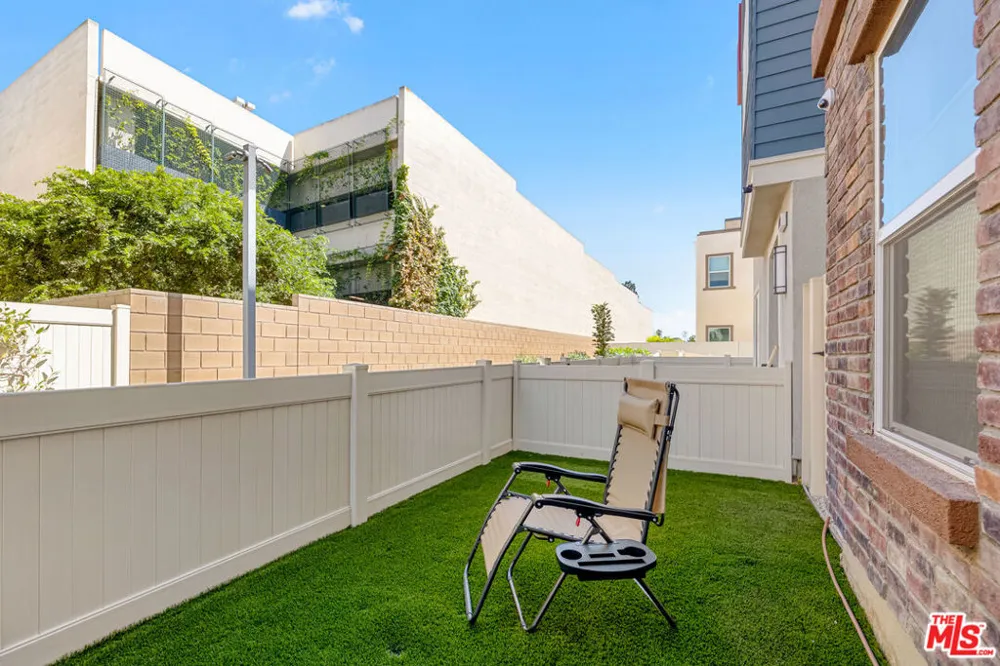 768 Daniel Freeman Circle Inglewood, CA 90301