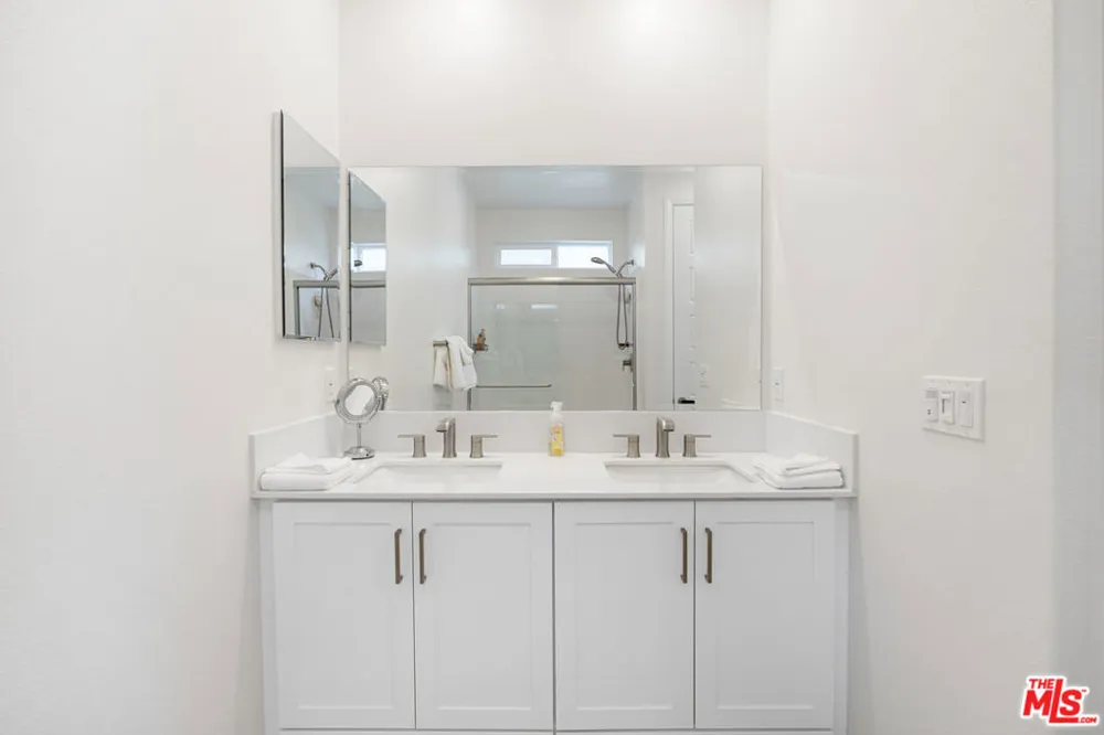 768 Daniel Freeman Circle Inglewood, CA 90301