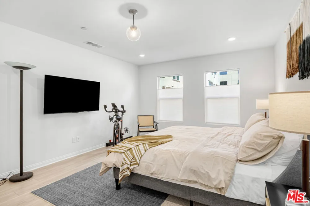 768 Daniel Freeman Circle Inglewood, CA 90301
