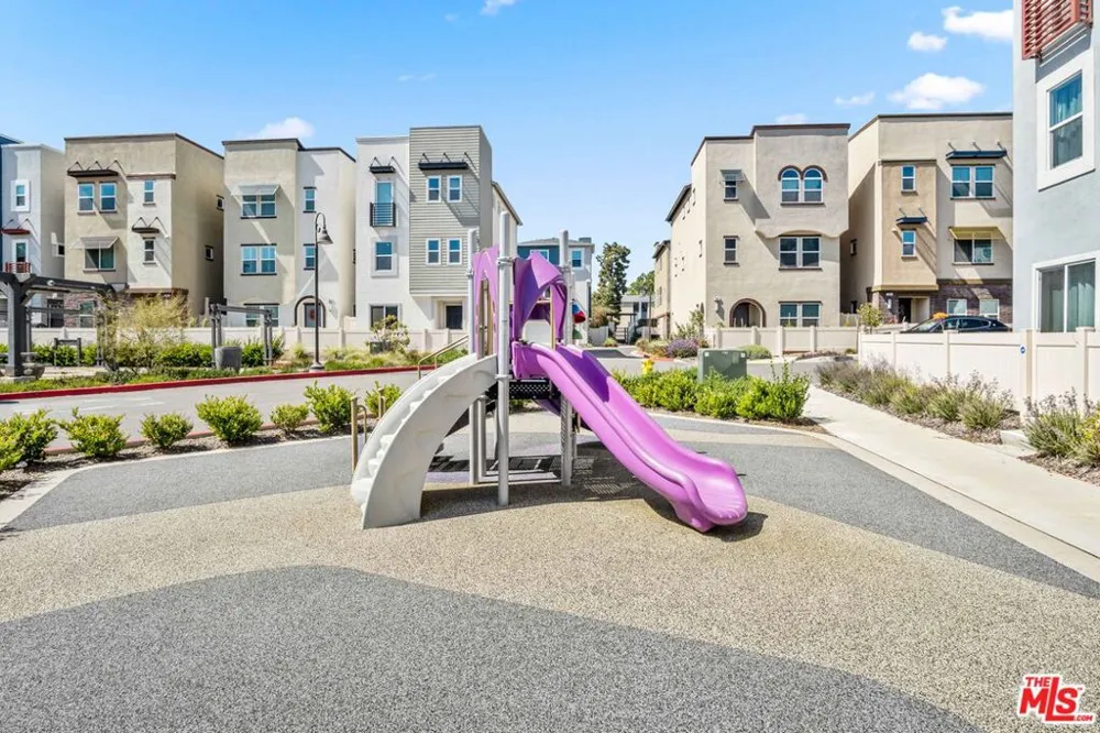 768 Daniel Freeman Circle Inglewood, CA 90301