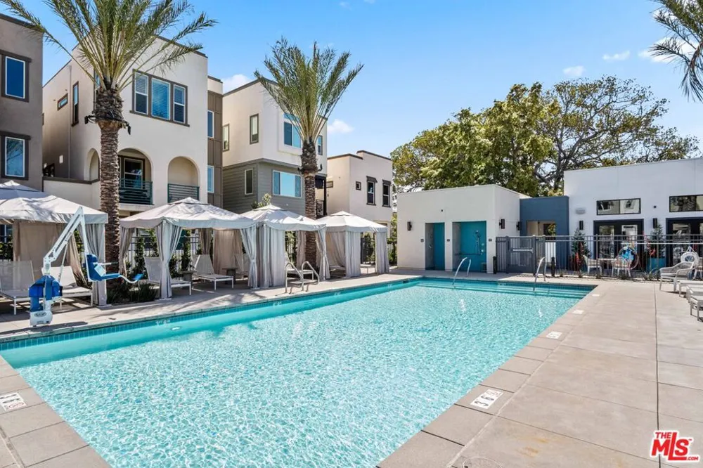 768 Daniel Freeman Circle Inglewood, CA 90301