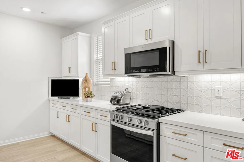 768 Daniel Freeman Circle Inglewood, CA 90301