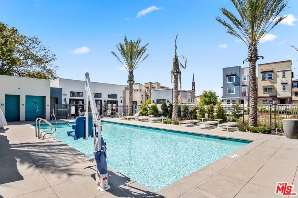 768 Daniel Freeman Circle Inglewood, CA 90301
