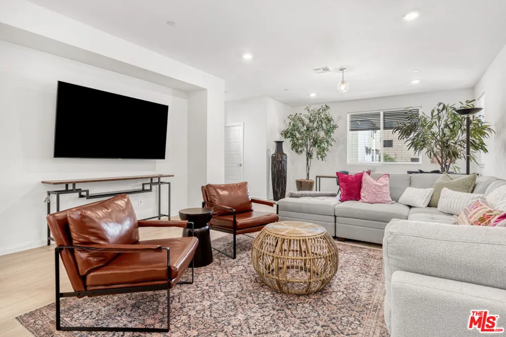 768 Daniel Freeman Circle Inglewood, CA 90301