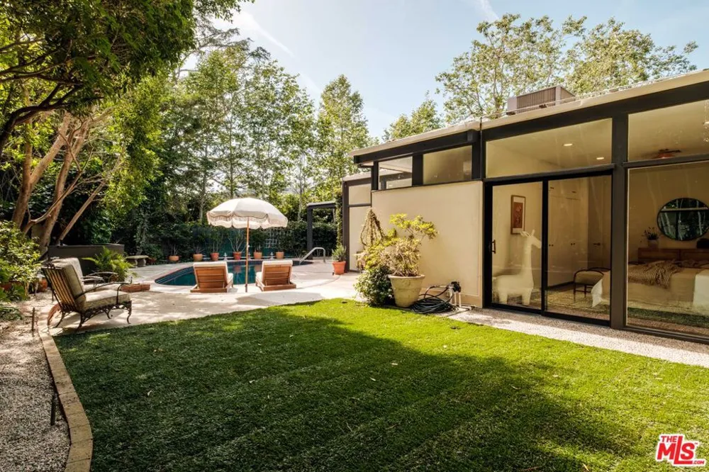 1151 Angelo Drive Beverly Hills, CA 90210