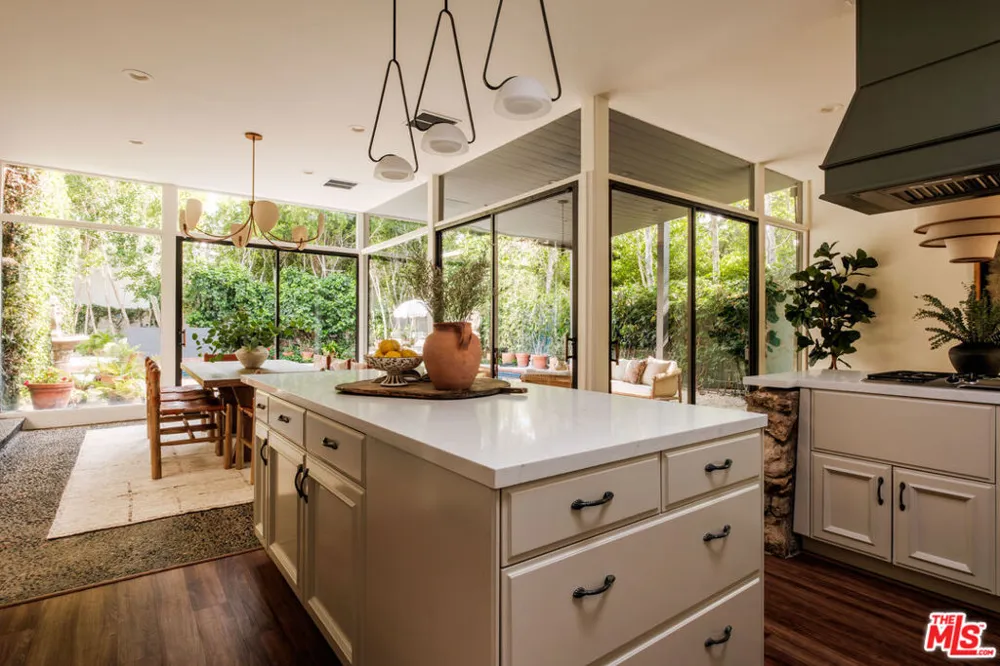1151 Angelo Drive Beverly Hills, CA 90210
