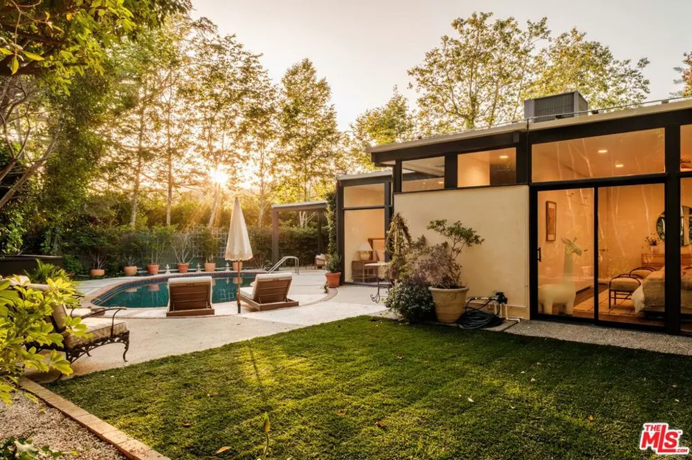 1151 Angelo Drive Beverly Hills, CA 90210