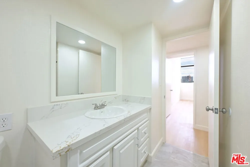 10535 Wilshire Boulevard #1803 Los Angeles, CA 90024