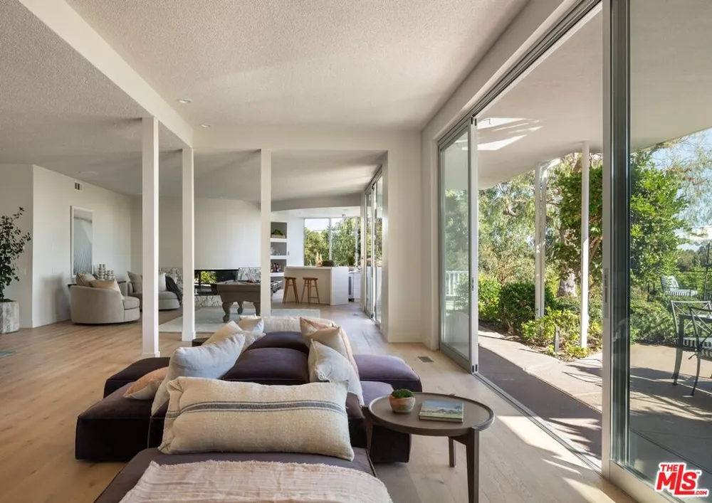 510 Stonewood Drive Beverly Hills, CA 90210