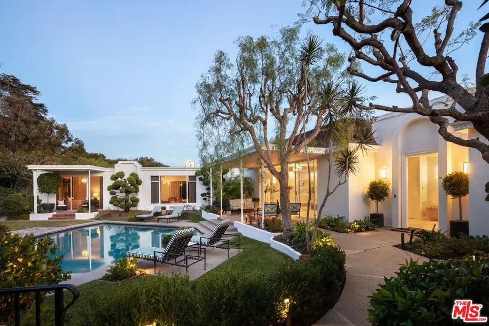 510 Stonewood Drive Beverly Hills, CA 90210