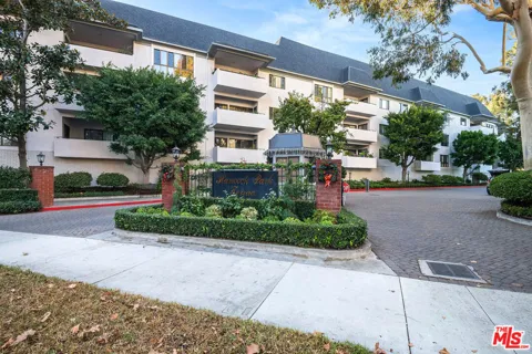 631 Wilcox Avenue #3F
