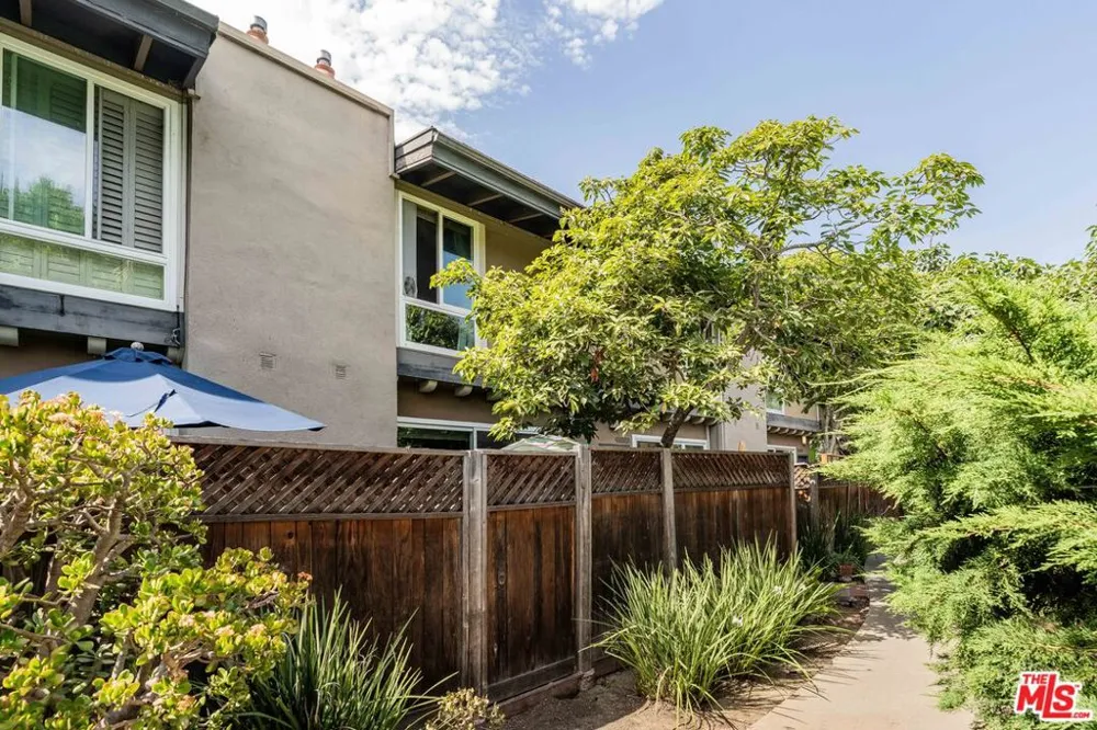 6249 Green Valley Circle Culver City, CA 90230