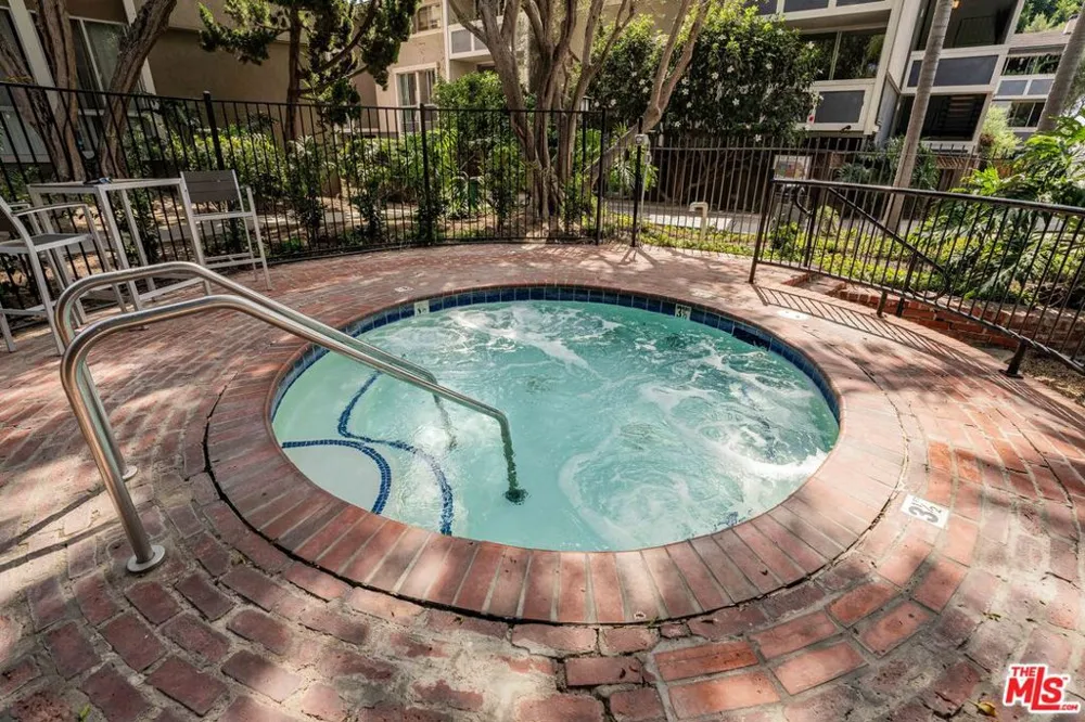 6249 Green Valley Circle Culver City, CA 90230