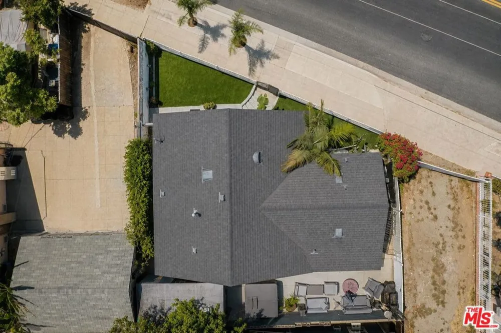 2016 10th Avenue Los Angeles, CA 90018