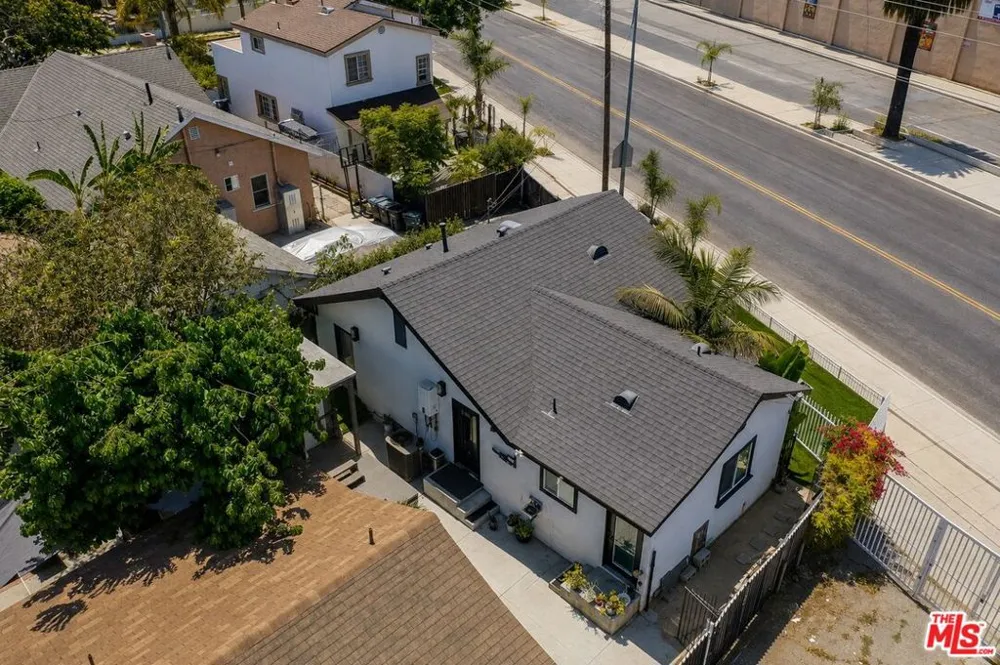 2016 10th Avenue Los Angeles, CA 90018
