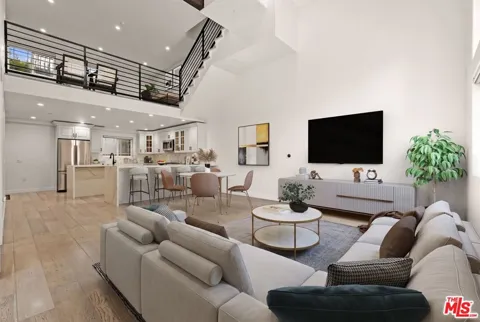 5019 Maplewood Avenue #101