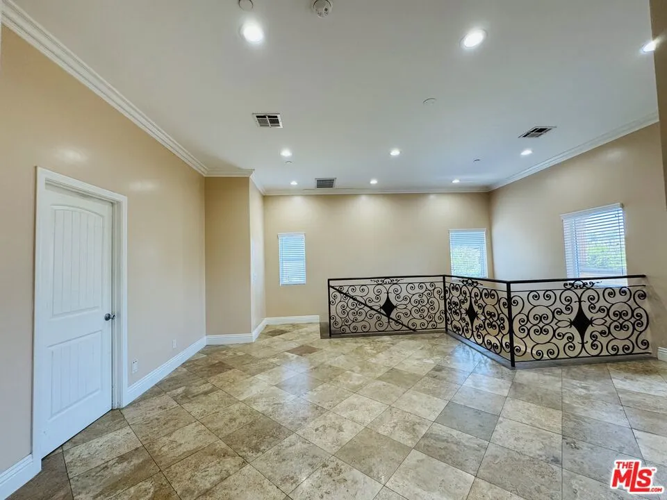 7347 Dinwiddie Street Downey, CA 90241