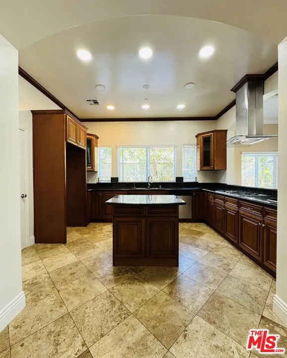 7347 Dinwiddie Street Downey, CA 90241